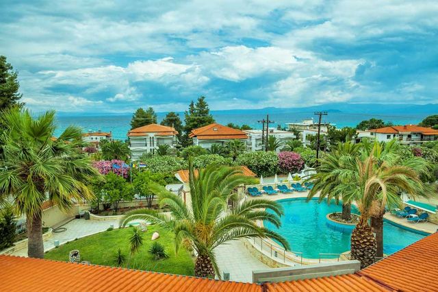 Anna Maria Paradise, Halkidiki