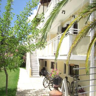 Zeus Hotel, Ireon
