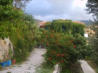 Villa Jota, Votsalakia