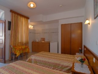 Koki Studios, Lindos