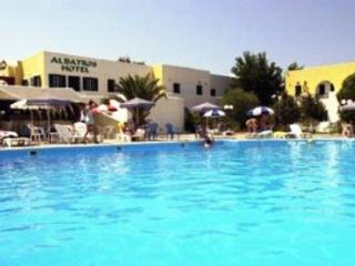 Albatros Hotel, Karterados