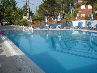 Christakis Hotel, Acharavi