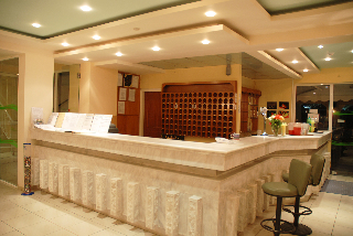 Commodore Hotel, Argassi