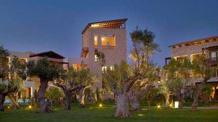 The Westin Resort, Romanos