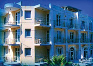 Amanda Hotel, Karlovasi